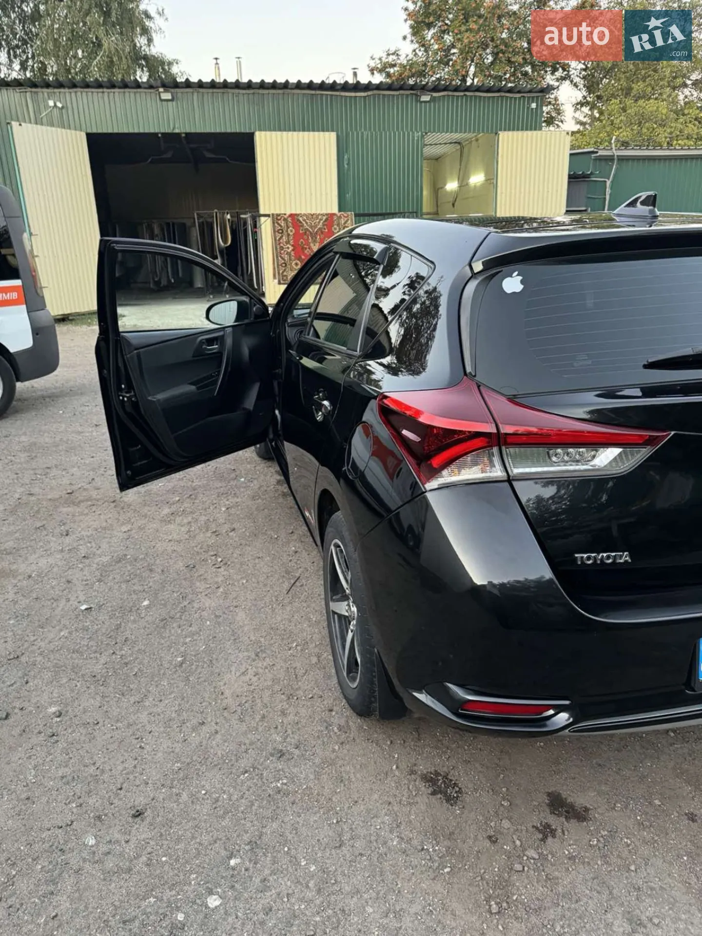 2015 Toyota Auris - мініатюра 2