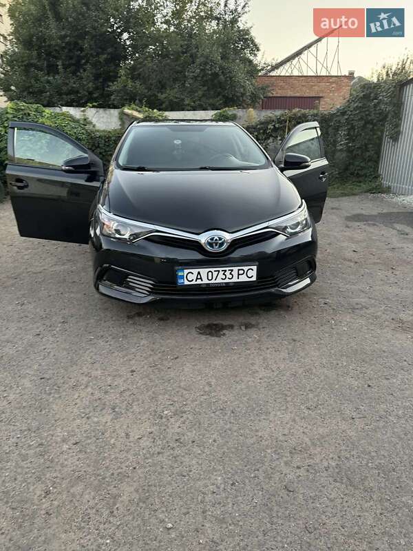 Хетчбек Toyota Auris 2015 в Черкасах