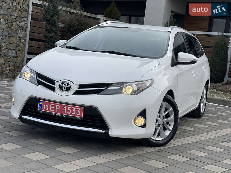 Універсал Toyota Auris 2015 в Стрию