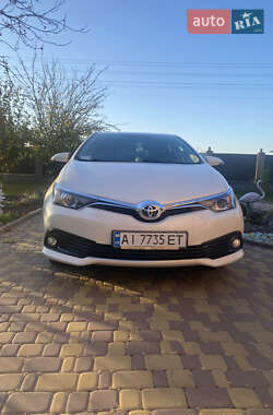 Хэтчбек Toyota Auris 2016 в 