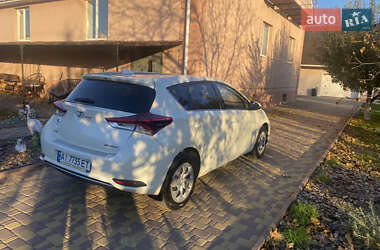 Хэтчбек Toyota Auris 2016 в 