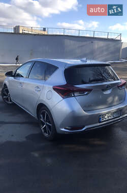 Хэтчбек Toyota Auris 2017 в Львове