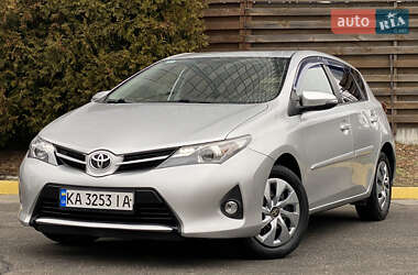 Хэтчбек Toyota Auris 2013 в Киеве