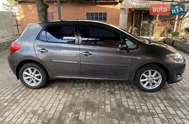 Хетчбек Toyota Auris 2008 в 