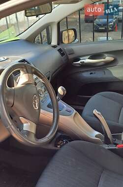 Хетчбек Toyota Auris 2008 в 