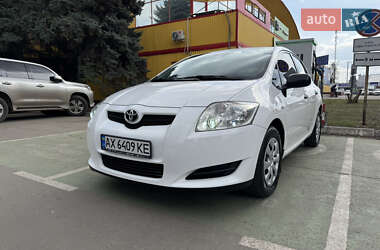 Хэтчбек Toyota Auris 2008 в 