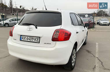 Хэтчбек Toyota Auris 2008 в 
