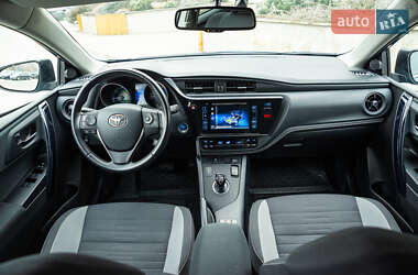 Хэтчбек Toyota Auris 2016 в 