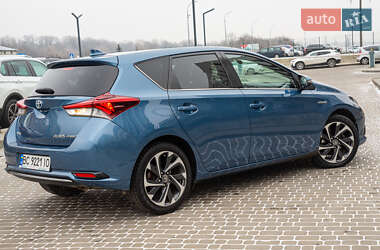 Хэтчбек Toyota Auris 2016 в 