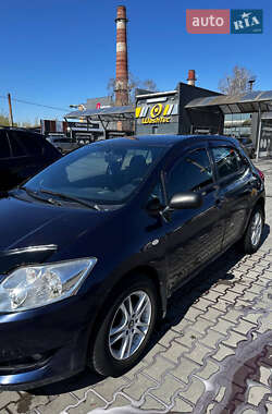 Хетчбек Toyota Auris 2008 в 