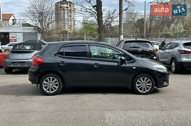Хэтчбек Toyota Auris 2008 в 