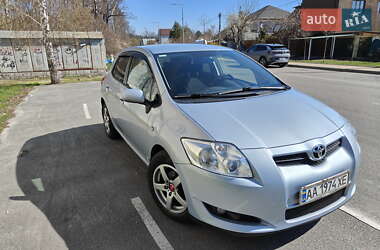 Хэтчбек Toyota Auris 2008 в 