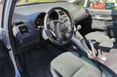 Хэтчбек Toyota Auris 2008 в 