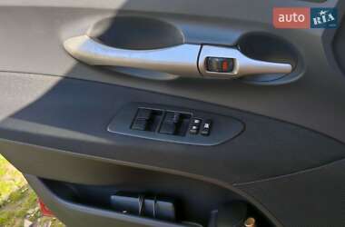 Хэтчбек Toyota Auris 2008 в 