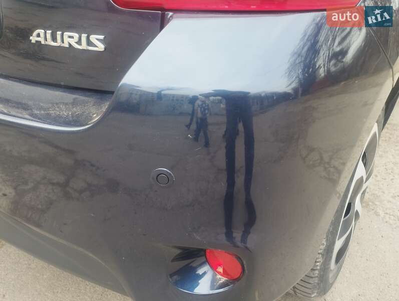 Хэтчбек Toyota Auris 2010 в Черновцах