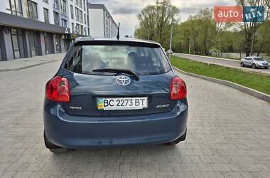 Хэтчбек Toyota Auris 2008 в 