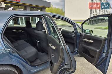 Хэтчбек Toyota Auris 2008 в 