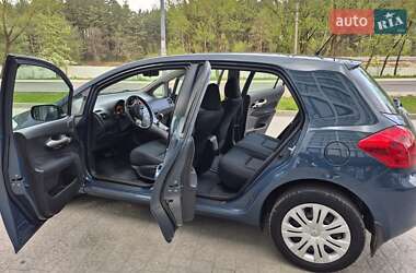 Хэтчбек Toyota Auris 2008 в 