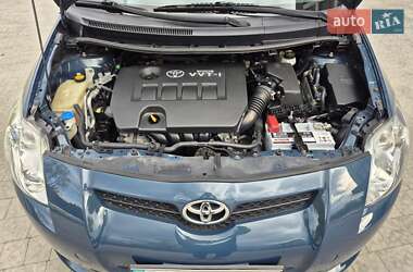 Хэтчбек Toyota Auris 2008 в 