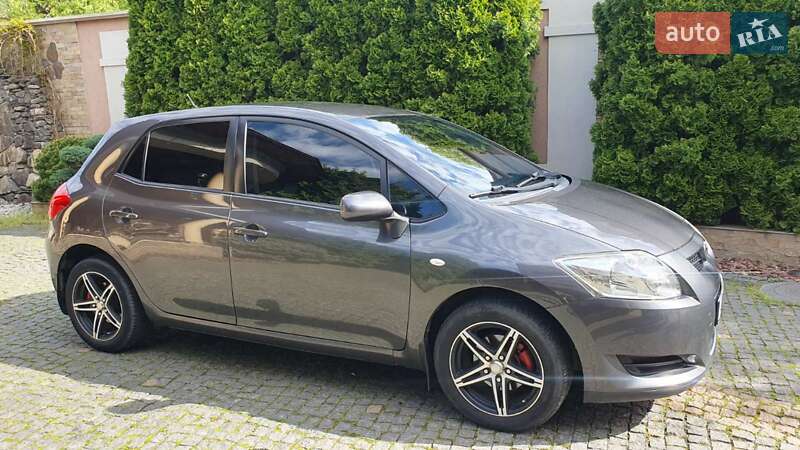 Хэтчбек Toyota Auris 2008 в Ужгороде