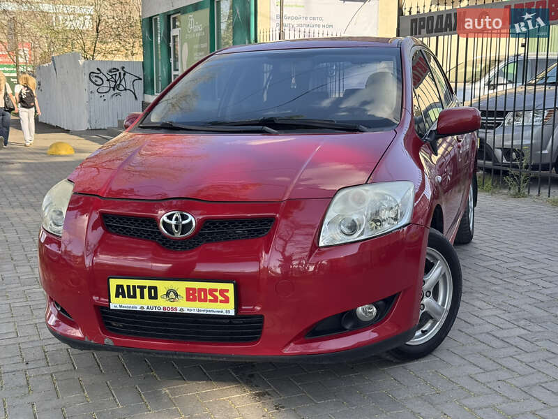 Хэтчбек Toyota Auris 2008 в Николаеве