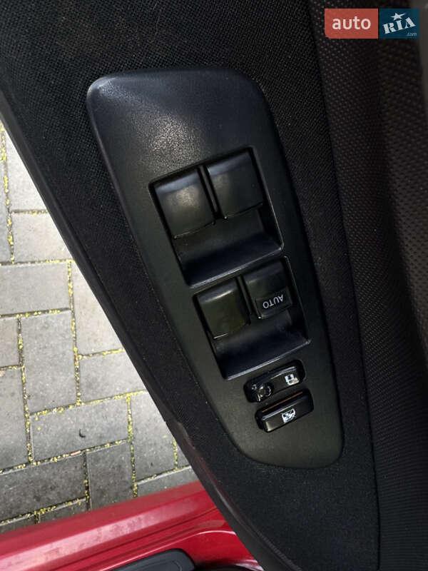 Хэтчбек Toyota Auris 2008 в Николаеве