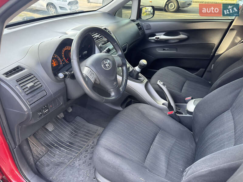 Хэтчбек Toyota Auris 2008 в Николаеве