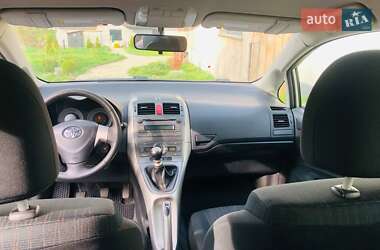 Хэтчбек Toyota Auris 2010 в Львове