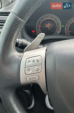 Хэтчбек Toyota Auris 2008 в 