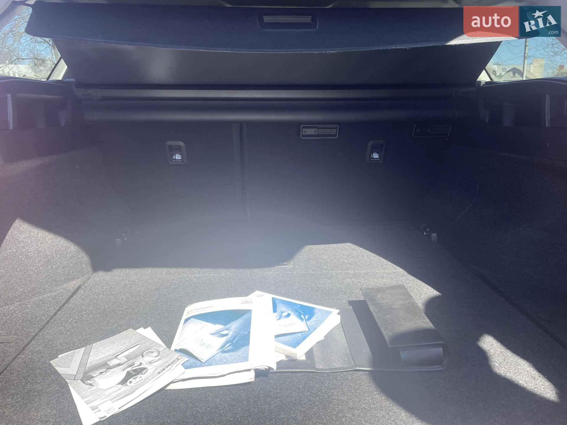 2013 Toyota Auris - мініатюра 12