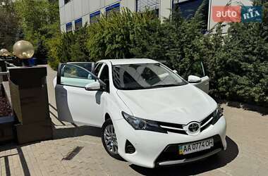 Хетчбек Toyota Auris 2013 в Києві