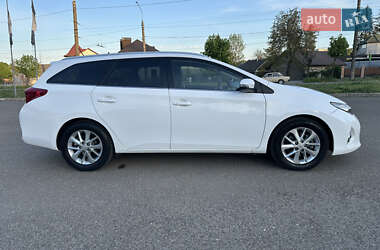 Універсал Toyota Auris 2014 в 