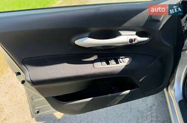 Хетчбек Toyota Auris 2007 в 