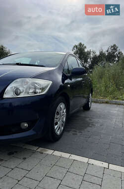 Хэтчбек Toyota Auris 2008 в 