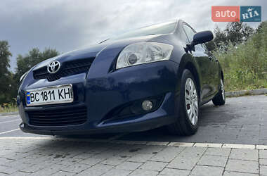 Хэтчбек Toyota Auris 2008 в 