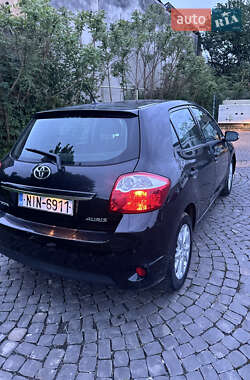 Хетчбек Toyota Auris 2009 в 