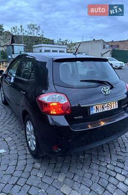 Хетчбек Toyota Auris 2009 в 