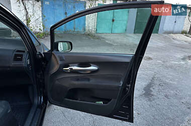 Хэтчбек Toyota Auris 2008 в 