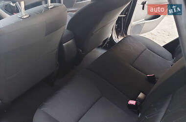 Хетчбек Toyota Auris 2011 в 
