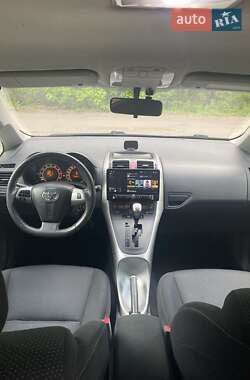 Хэтчбек Toyota Auris 2012 в Киеве