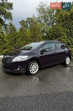 Хэтчбек Toyota Auris 2010 в Киеве