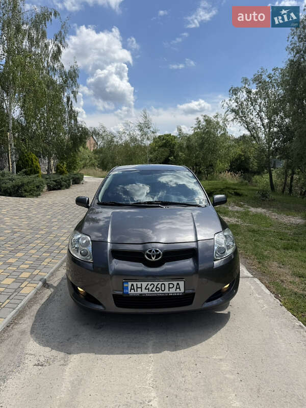 Хетчбек Toyota Auris 2008 в Дніпрі