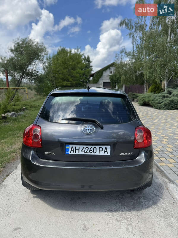 Хетчбек Toyota Auris 2008 в Дніпрі