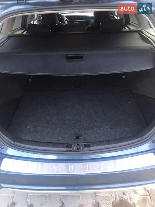 Універсал Toyota Auris 2016 в Львові