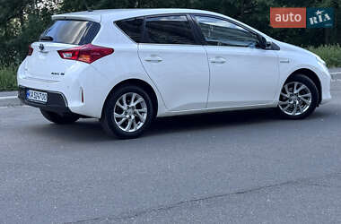 Хетчбек Toyota Auris 2014 в 