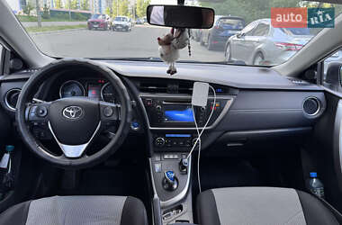 Хетчбек Toyota Auris 2014 в 
