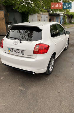 Хэтчбек Toyota Auris 2009 в 