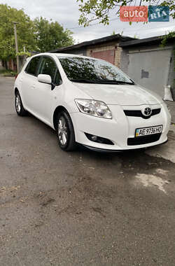 Хэтчбек Toyota Auris 2009 в 