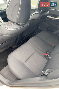 Хэтчбек Toyota Auris 2009 в 