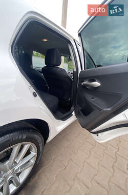Хэтчбек Toyota Auris 2009 в 